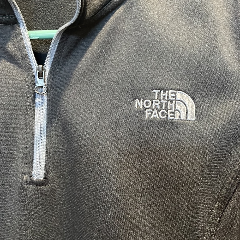 The North Face fleece lined quarter zip pullover, size M - Picture 3 of 5